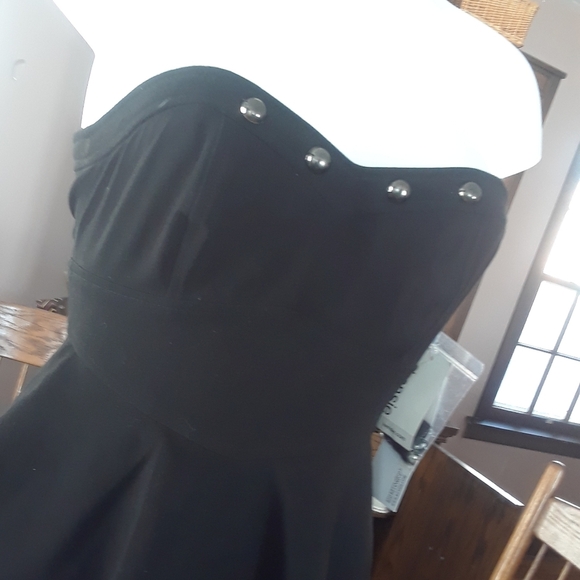 Size xsmall sleeveless body cocoon black dress 👗 - Picture 6 of 16